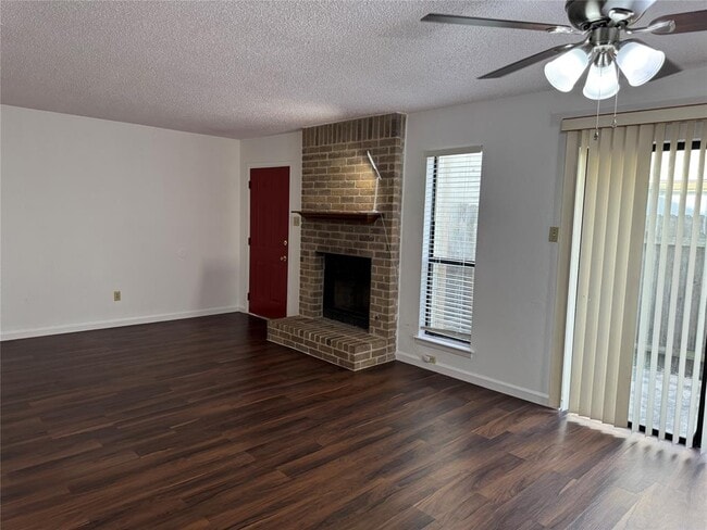 Building Photo - 12900 Hymeadow Dr
