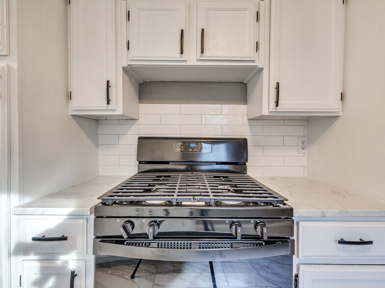 Building Photo - 453 S 50th West Ave