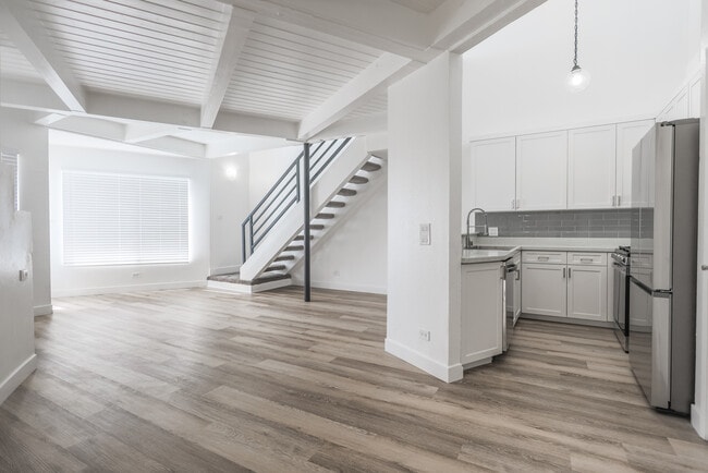 Building Photo - Loft Style Apartments for Rent!