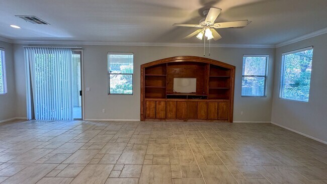 Building Photo - Discover your dream home in the heart of H...