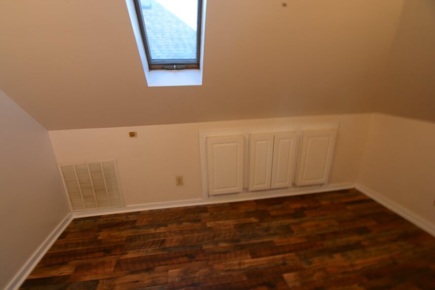 Building Photo - 120 W 5th Ave