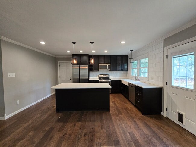 Building Photo - 3456 Regiment Dr