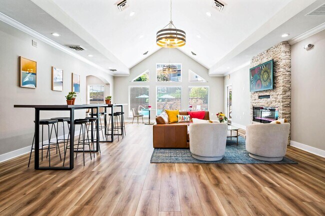 Building Photo - 400 Legends Terrace Dr