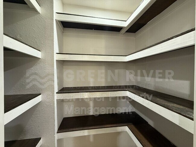 Building Photo - 8704 Lake George Cir W