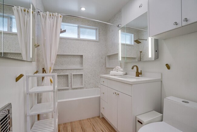 Building Photo - 12042 Sylvester St