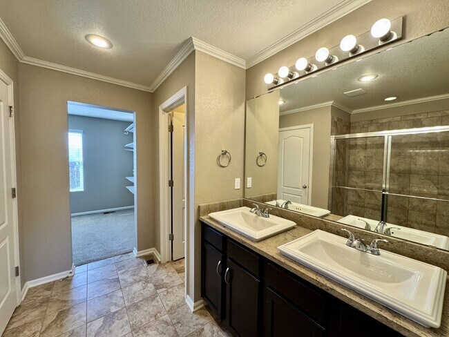 Building Photo - 25980 E Davies Dr