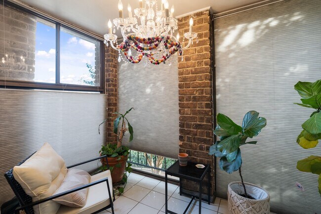 Building Photo - 7575 Katy Fwy