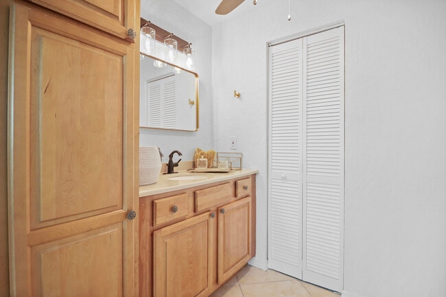 Building Photo - 13 Royal Palm Way