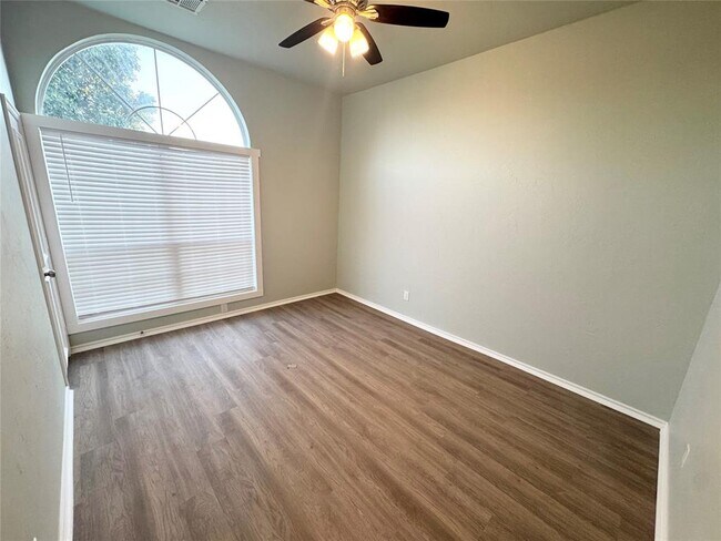 Building Photo - 8225 NW 83rd Pl