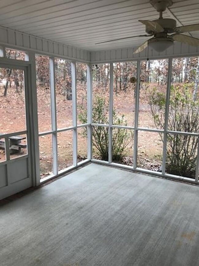 Building Photo - Carolina Lakes!!