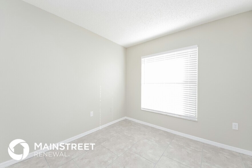 Building Photo - 607 Estrada Ln