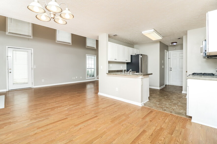 Building Photo - 13477 Aventide Ln