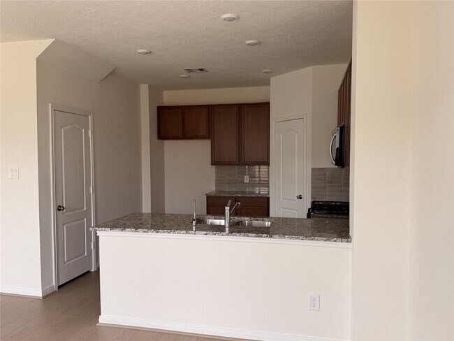 Building Photo - 4897 Vida Vis Dr