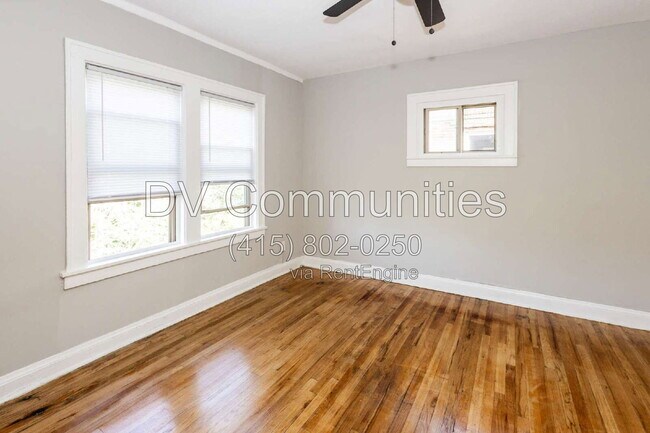 Building Photo - 2988 S Moreland Blvd