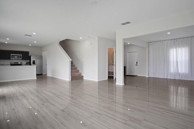 Building Photo - 137 Piave St