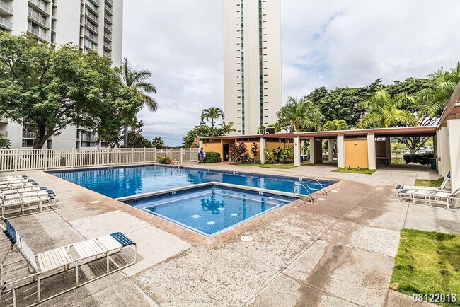 Building Photo - RARELY AVAILABLE PEARL TWO CONDO IN AIEA 1...
