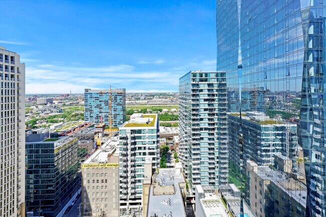 Building Photo - 100 E 14th St