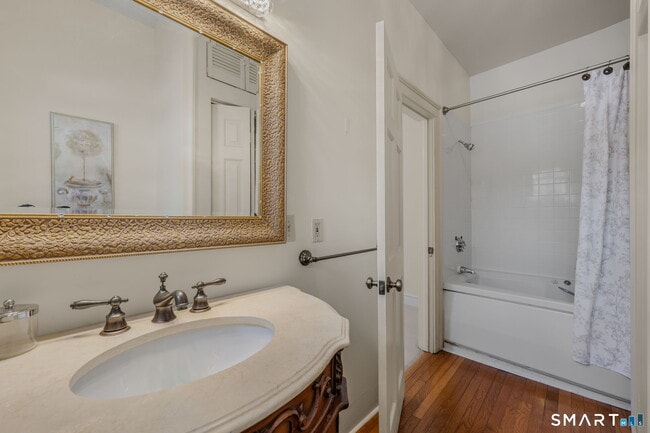 Building Photo - 9 Lyme St