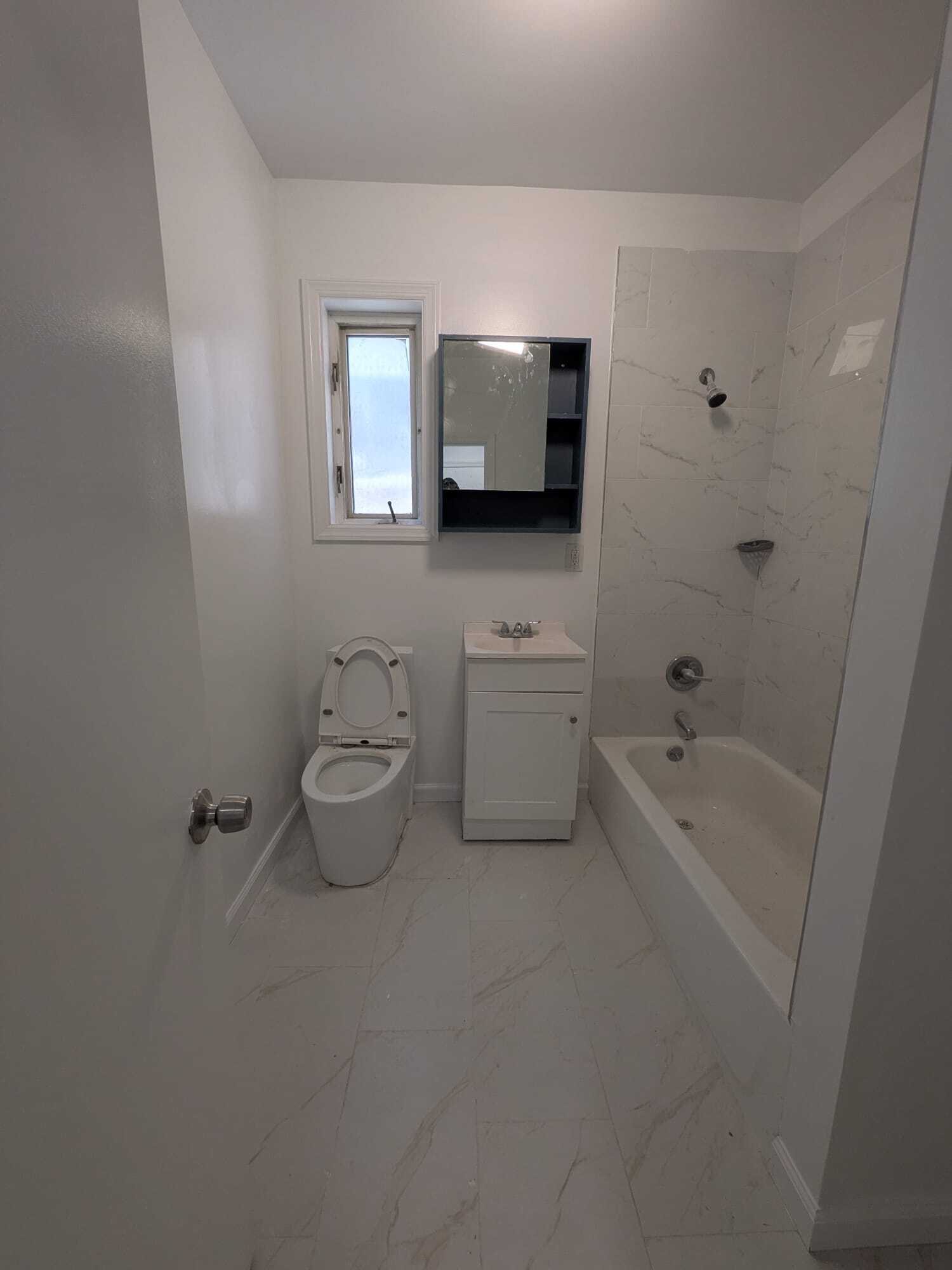 Building Photo - 28 E 47th St