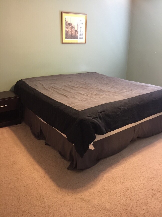 Building Photo - Furnished 2 Bed, 2 Bath Condo