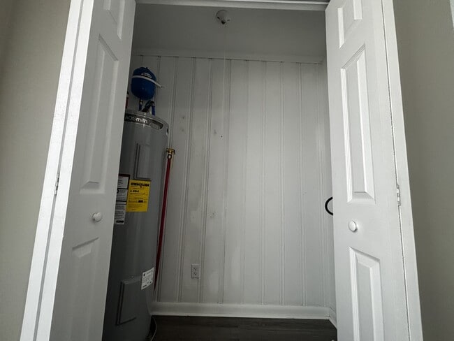 Building Photo - 516 Olivia Ln