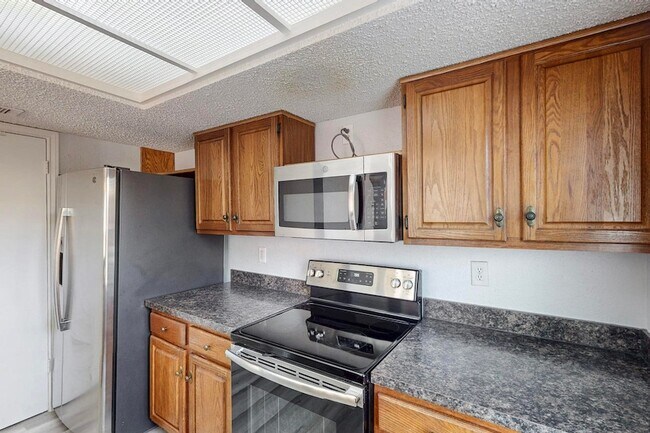 Building Photo - 846 Creekside Dr
