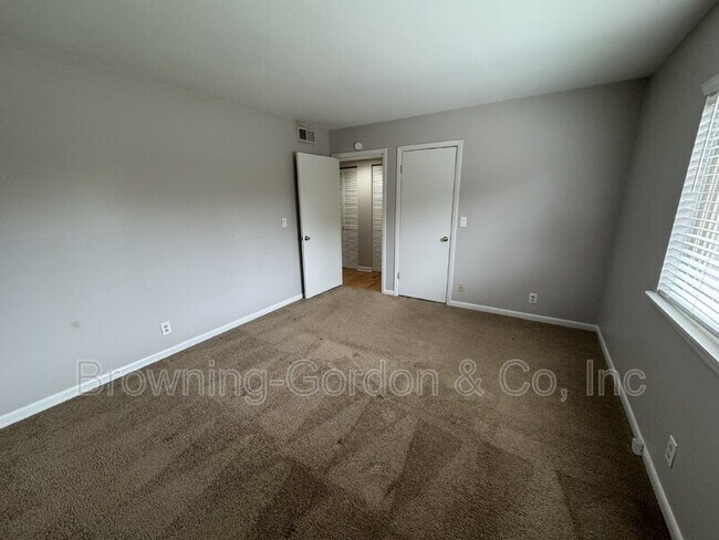 Building Photo - 363 Summit Ridge Cir