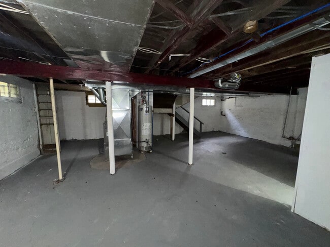 Building Photo - 14289 Linnhurst St
