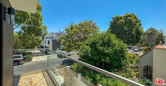 Building Photo - 849 N Alta Vista Blvd