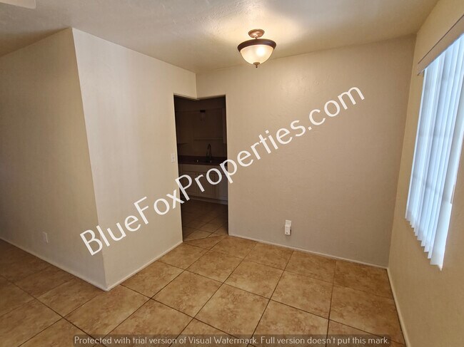 Building Photo - 907 E Weymouth St