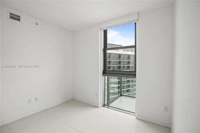 Building Photo - 501 NE 31st St