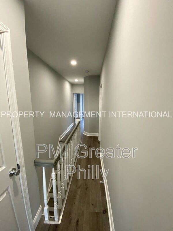 Building Photo - 5257 Addison St