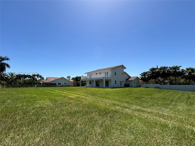 Building Photo - 6611 SW 99th Ave