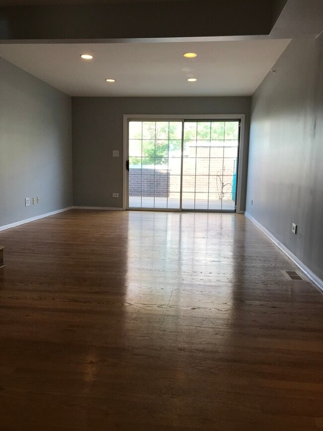 Building Photo - 5041 Warren St