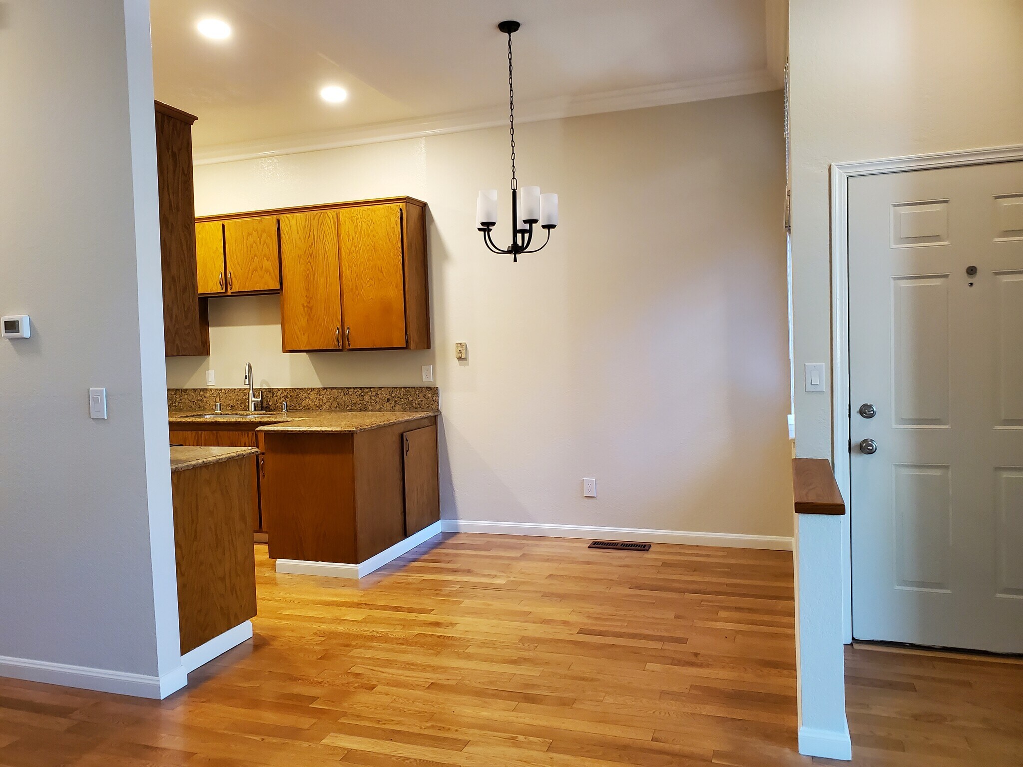 Building Photo - 2072 Fostoria Cir