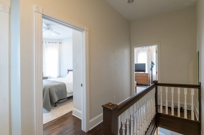 Building Photo - Amazing Property with Great Location