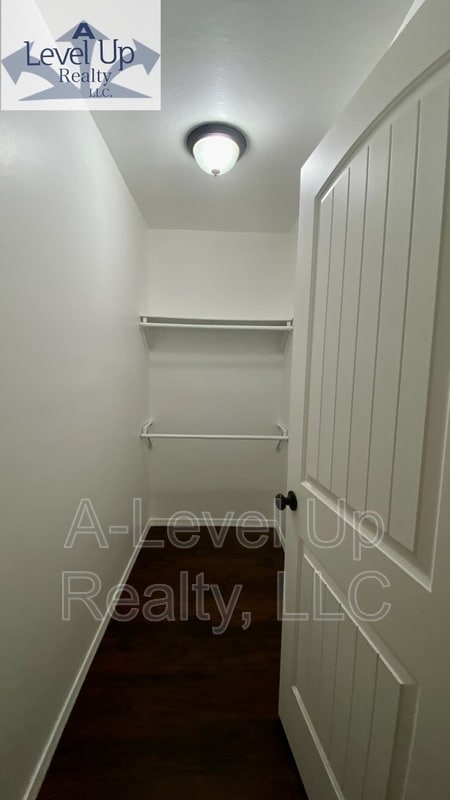 Building Photo - 231 W 28th St