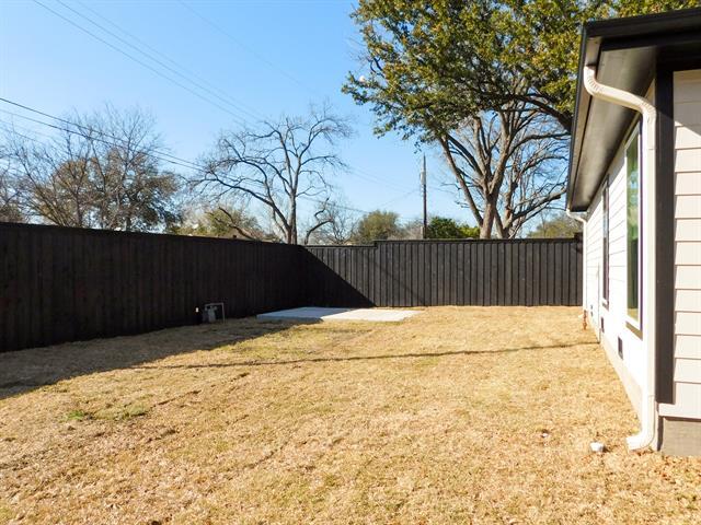 Building Photo - 1001 Cardinal Ln