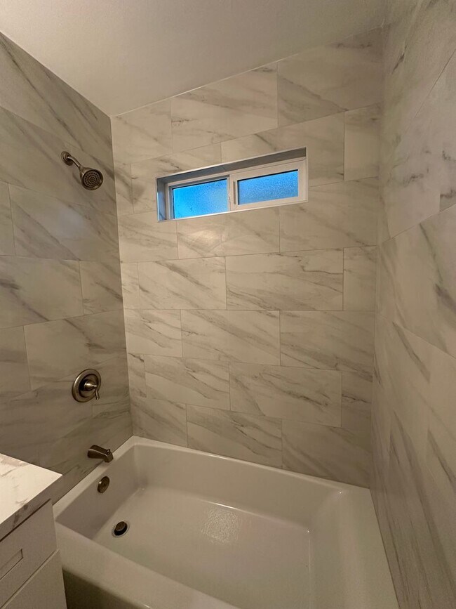 Building Photo - 3348 32nd St