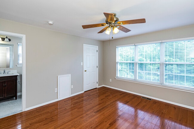 Building Photo - 212 William Livingston Ct