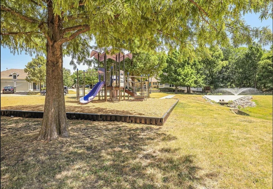 Building Photo - 509 Creekside Dr