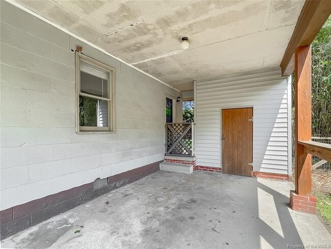 Building Photo - 703 Maupin Pl