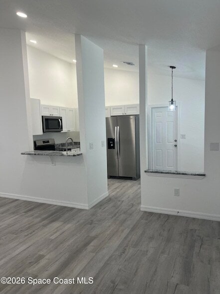 Building Photo - 1071 Cadillac Dr NE