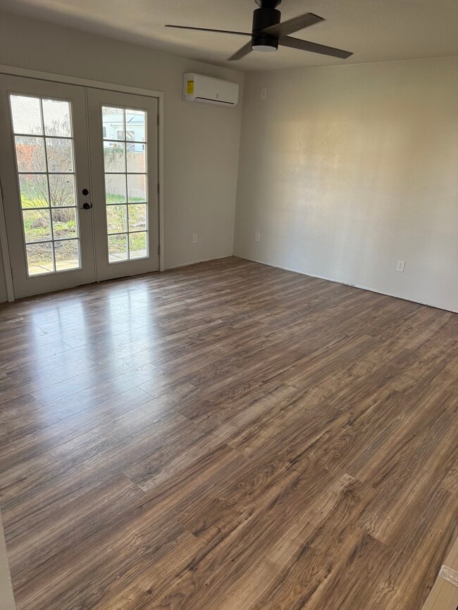 Building Photo - Humphrey St