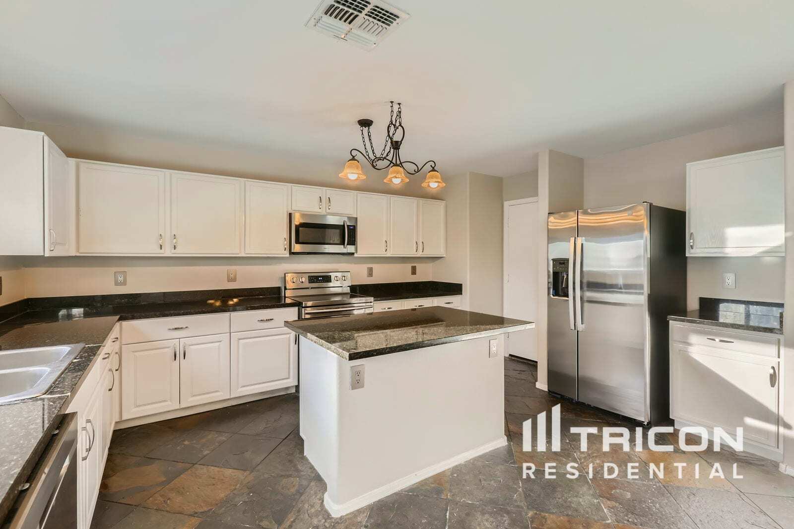 Building Photo - 15923 N 169th Dr