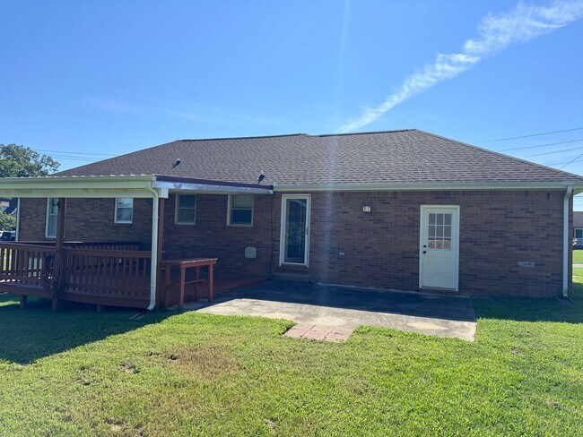 Building Photo - 438 Kelsey Dr