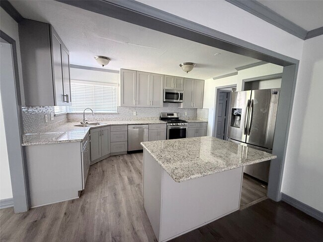 Building Photo - 3818 Linkwood Dr