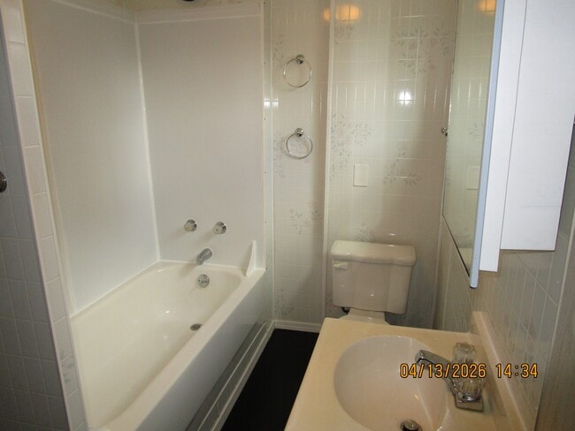 Building Photo - 539 Gridley Ave