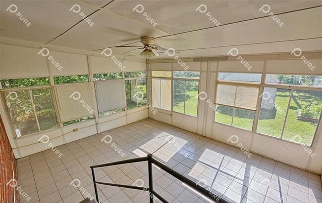 Building Photo - 3206 Bayless Dr SW