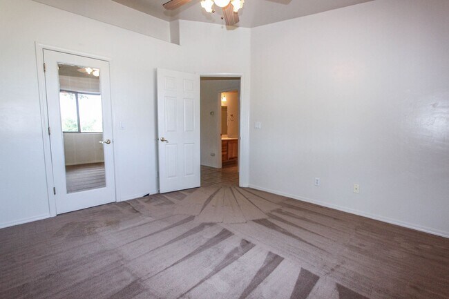 Building Photo - 8509 E Leigh Dr